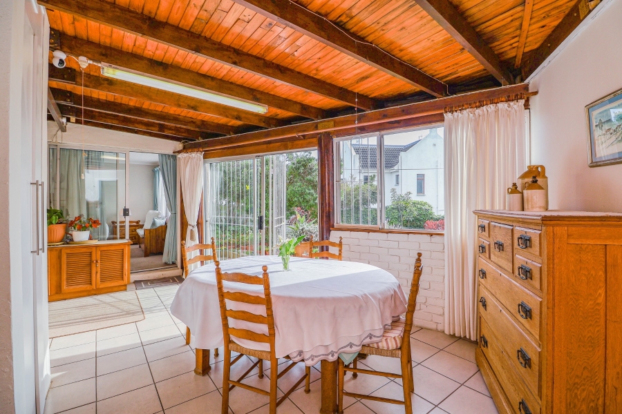 3 Bedroom Property for Sale in Upper Main Street Western Cape